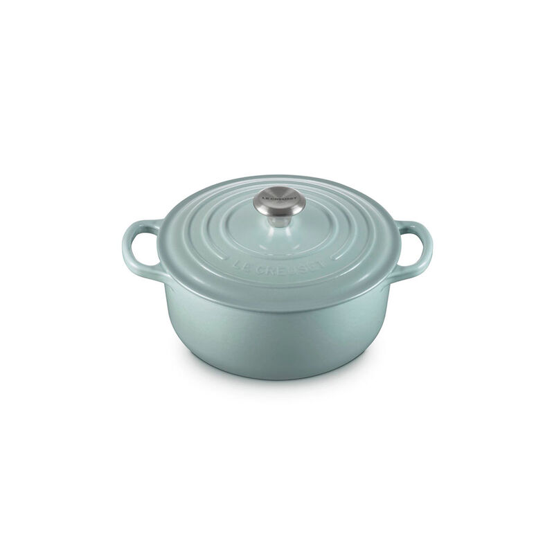 Le Creuset Signature Cast Iron Round Casserole 20cm image number 43